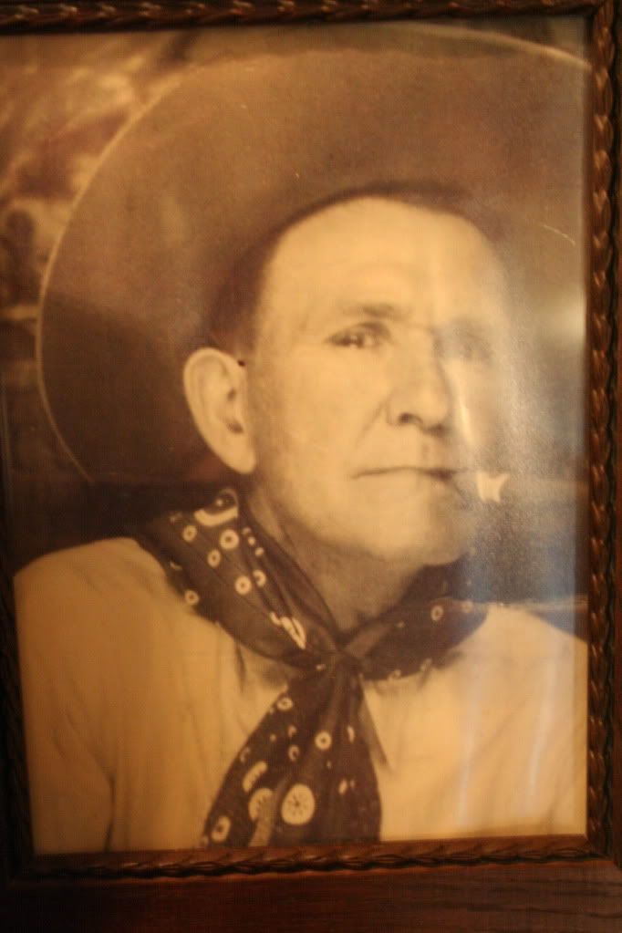 IMAGE: http://i921.photobucket.com/albums/ad51/bleezyblake/Random/IMG_0474.jpg