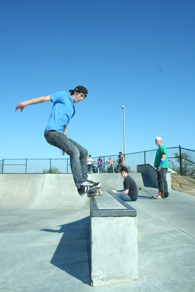 IMAGE: http://i921.photobucket.com/albums/ad51/bleezyblake/Skateboarding/IMG_8476.jpg