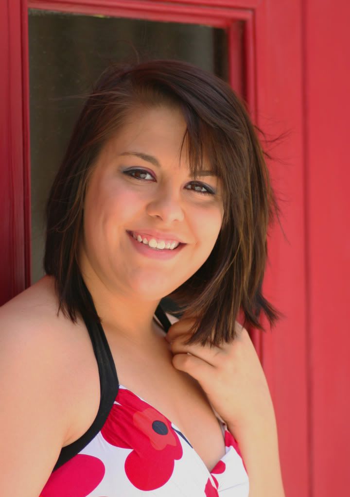 IMAGE: http://i921.photobucket.com/albums/ad51/bleezyblake/people/mer1.jpg