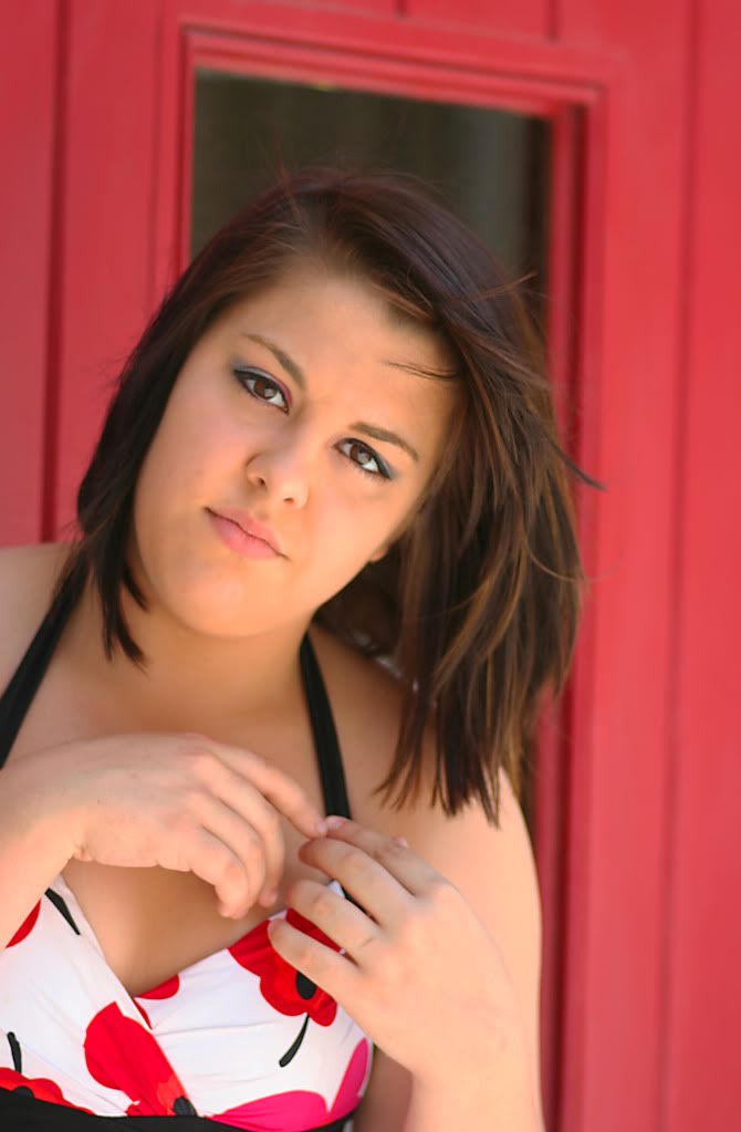 IMAGE: http://i921.photobucket.com/albums/ad51/bleezyblake/people/mer6.jpg