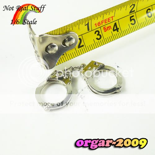 B32 22 1/6 ZC Girl ZCWO   Metal Handcuffs  